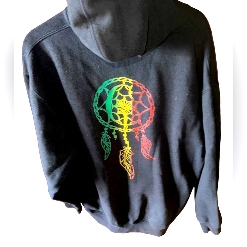Pro Club size large black dream catcher hoodie. Nice & thick. EUC. Rasta‎ colors